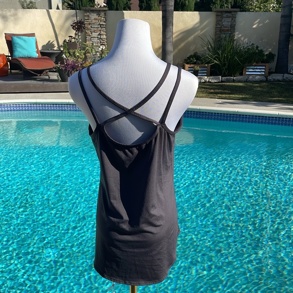 Gray activewear tank top with Criss-cross back | Size Large